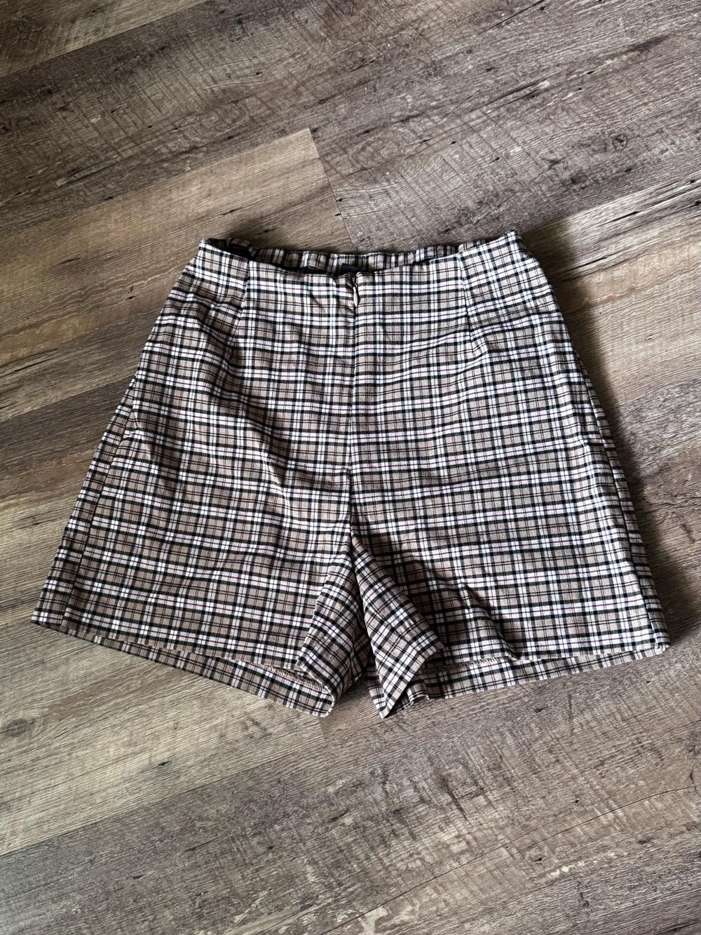 Tan plaid high waisted zip front small shorts